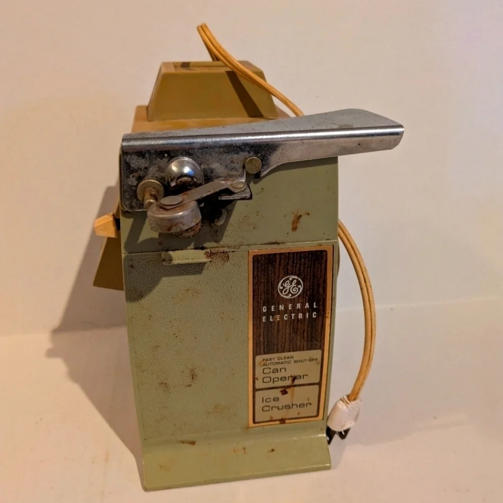 Vintage GE General Electric Can Opener and Ice crusher